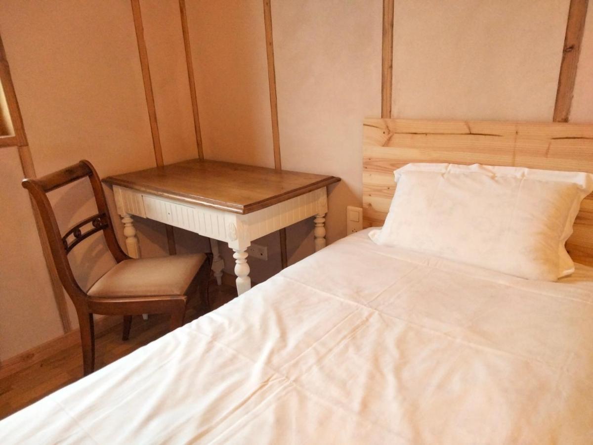 A La Belle Etoile Hotel Mellionnec Bagian luar foto